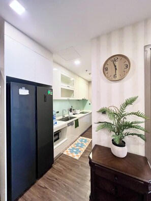 Superior Room, 2 Bedrooms, Balcony, City View | Minibar, individually decorated, individually furnished, desk