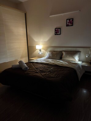 2 bedrooms, iron/ironing board, free WiFi, bed sheets