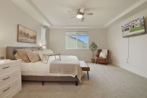 Bureau, fer et planche à repasser, lit parapluie, Wi-Fi gratuit