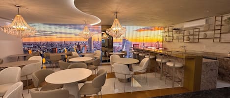 Laptopgeeigneter Arbeitsplatz, kostenloses WLAN