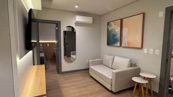 Comfort Quadruple Room, Canal View | Laptop workspace, free WiFi