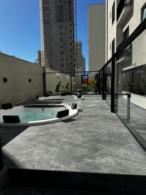 Espacio para trabajar con un portátil y wifi gratis