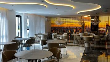 Laptop workspace, free WiFi