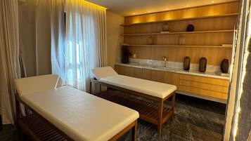 Steam room, 1 treatment room