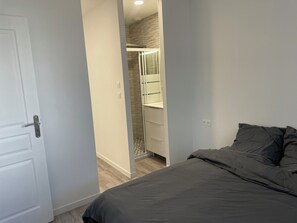 3 camere, Wi-Fi, lenzuola
