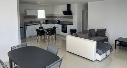 maison 100 m2 meublée + jardin Beautiran