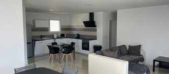 House 100 m2 furnished + garden Beautiran