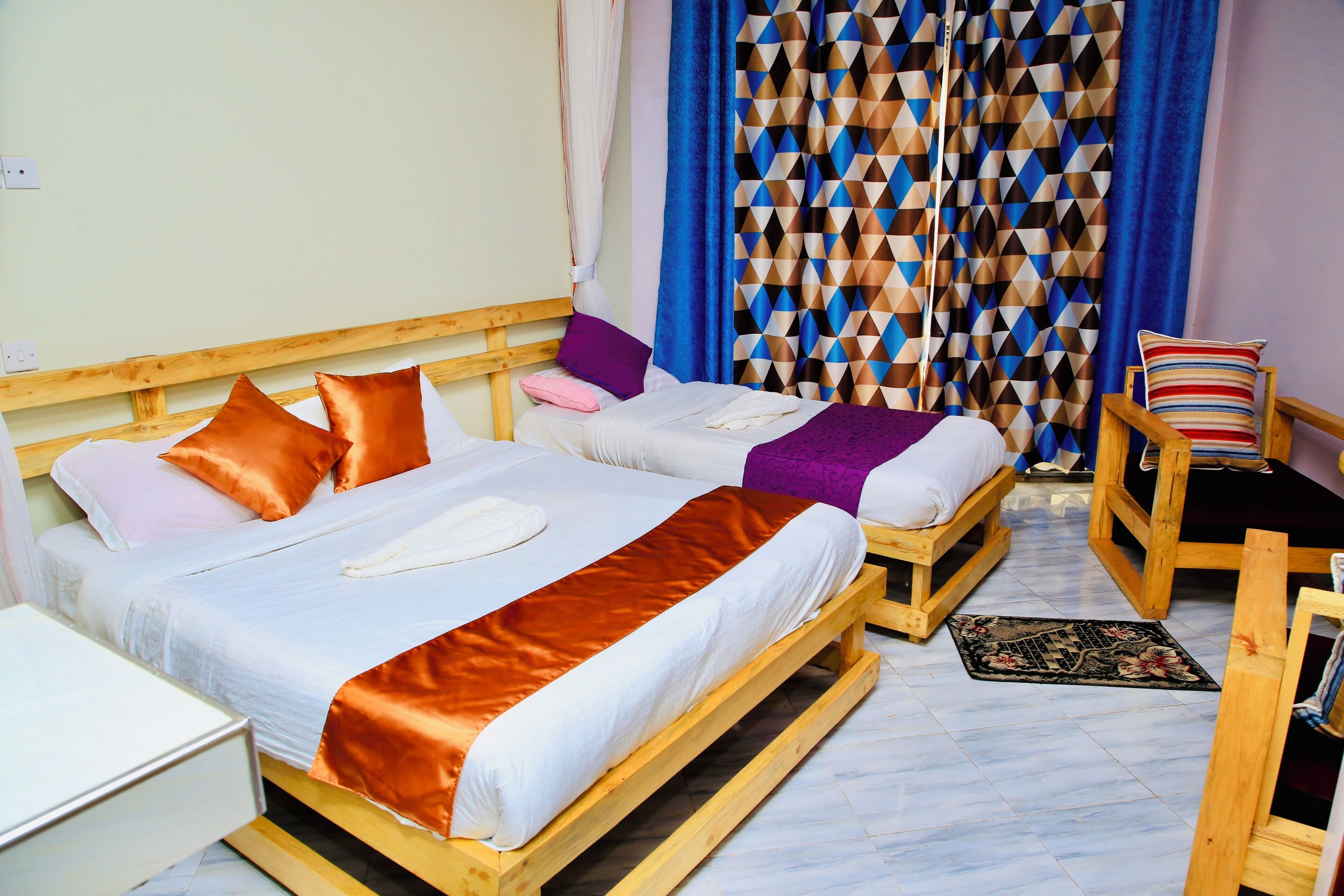 Luxury Double or Twin Room | Desk, laptop workspace, free WiFi