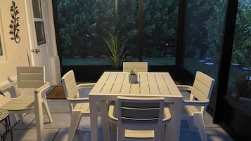 Outdoor dining