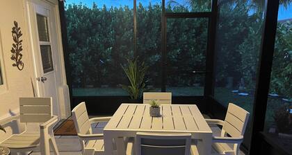 Charming 1-bedroom with private entrance Tamarac.