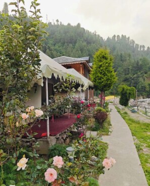 Room - THE HEIMAT RESORT (Padhar)