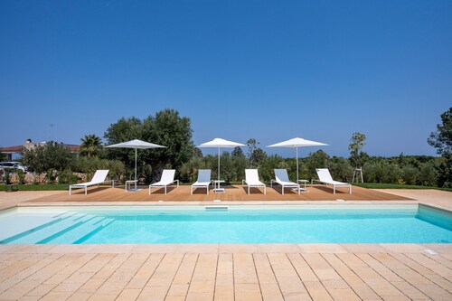 Villa 'Capobianco' with Sea View, Wi-Fi and Air Conditioning