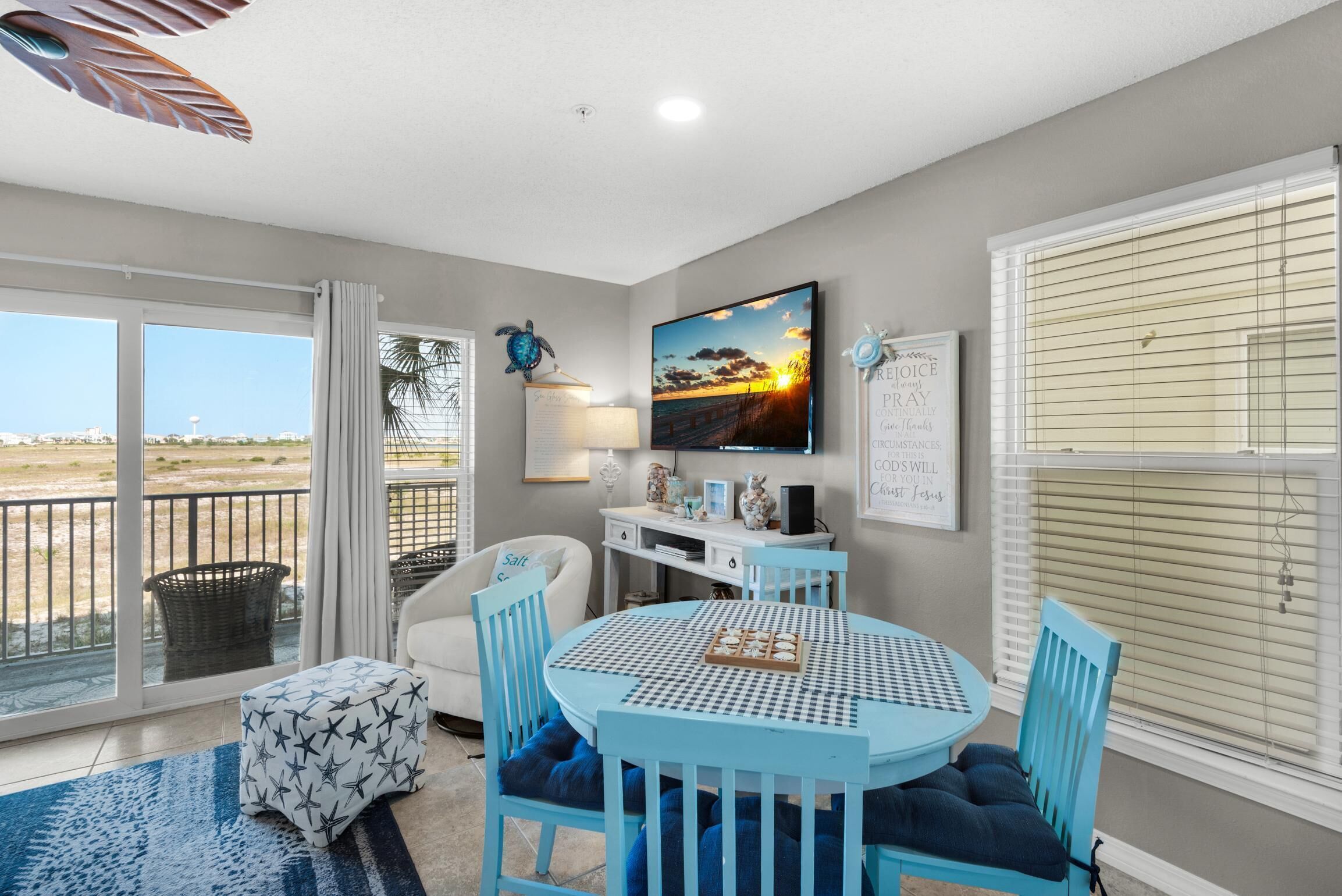 Condo, Multiple Beds (Gulf Island 314) | Dining