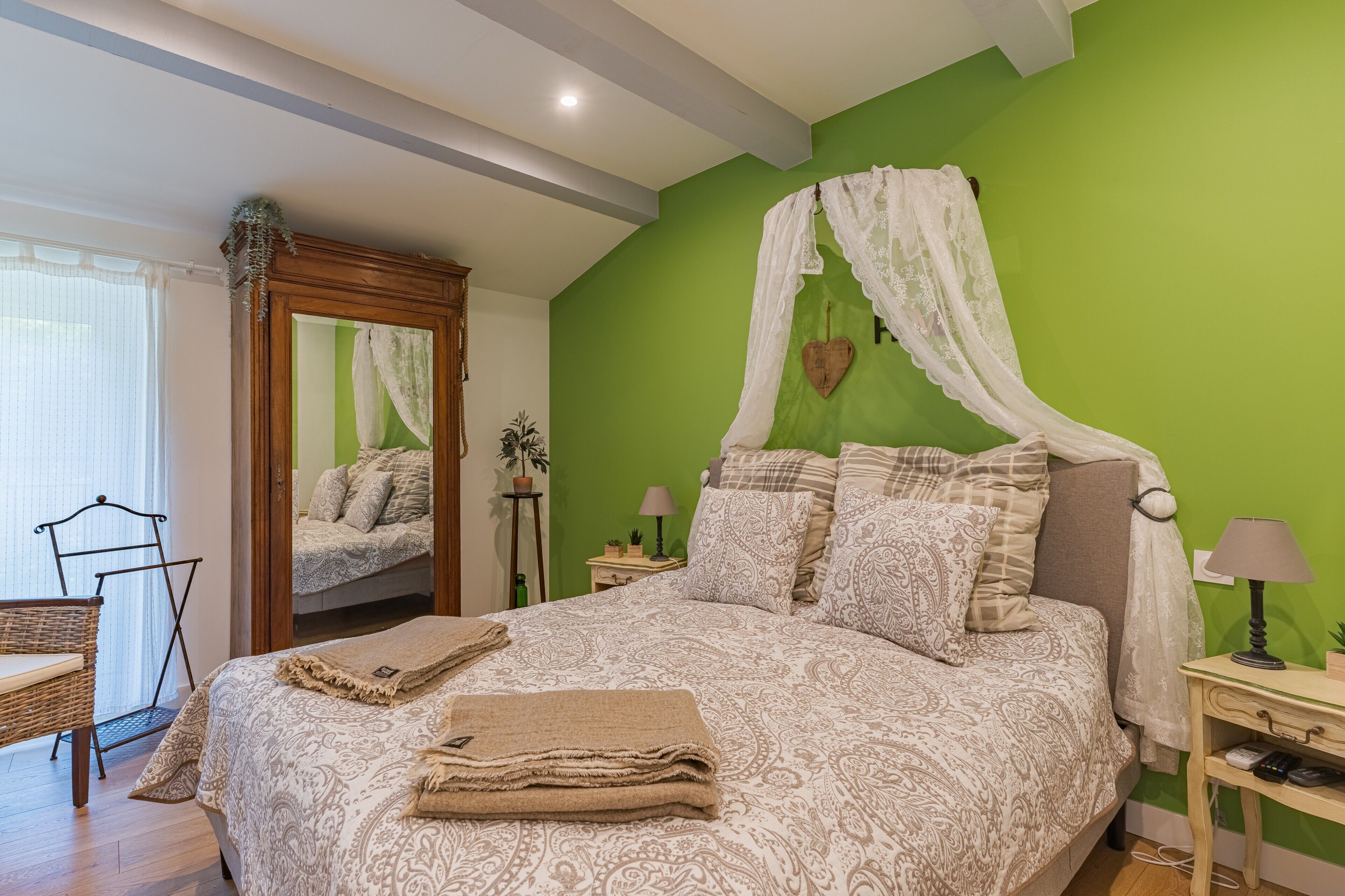 1 bedroom, WiFi, bed sheets