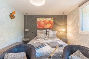 1 bedroom, WiFi, bed sheets, wheelchair access - Bed and Breakfast 'Acidulée' with Shared Pool, Wi-Fi and Air Conditioning (Puget)