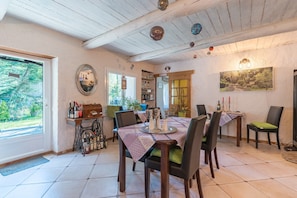 تناول الطعام