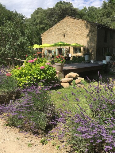 Chambre d'hôtes 'Gourmandise' avec piscine partagée, Wi-Fi et climatisation