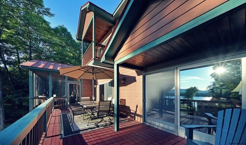 The Lodge at Warner Bay, Lake George Retreat for Up to 20 People