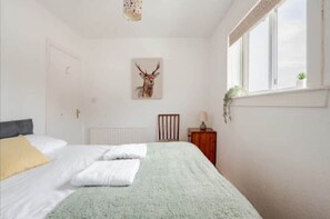 2 bedrooms, iron/ironing board, travel cot, free WiFi
