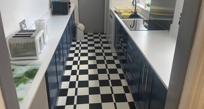 Leicester Retreat - Charming 2 Bedroom House