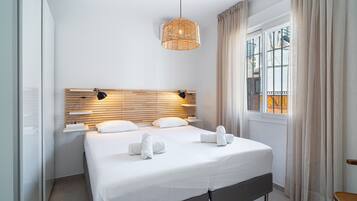 3 slaapkamers, een strijkplank/strijkijzer, gratis wifi, beddengoed