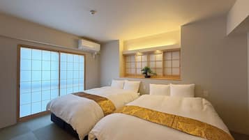 Japanese-style Apartment | Iron/ironing board, free WiFi