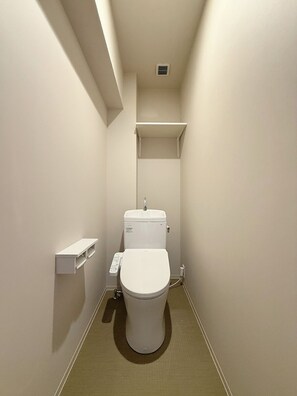 Japanese-style Apartment | Bathroom | Slippers