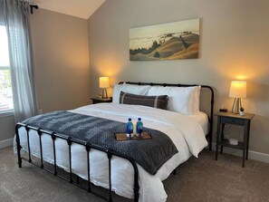 2 bedrooms - Peaceful Polaris Penthouse 2BR W D Balcony (Westerville)