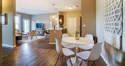 Lux Dublin 2BR 1st Floor W D Pet Friendly