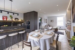 Apartment | Dining room