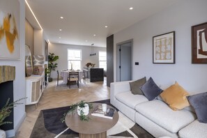 Apartment | Living area - Threefold on Ashmore (London)