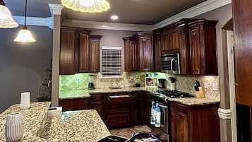 Micro-ondas, fogão, cooktop, lava-louças