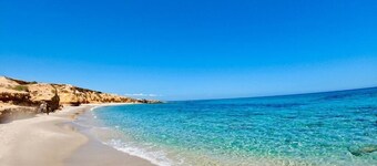 Beachfront Studio in Hergla – Stunning Sea View & Pool Access