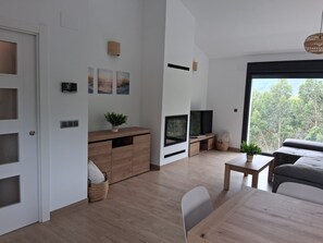 TV - Bella Vista: your dream home in Ribadesella, Asturias paradise (Tezangos)