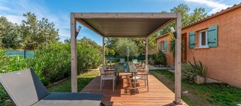 Holiday Home 'Villa' with Private Pool, Wi-Fi and Air Conditioning