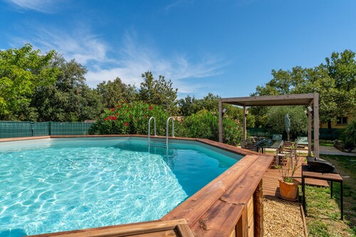 Holiday Home 'Villa' with Private Pool, Wi-Fi & Air Conditioning