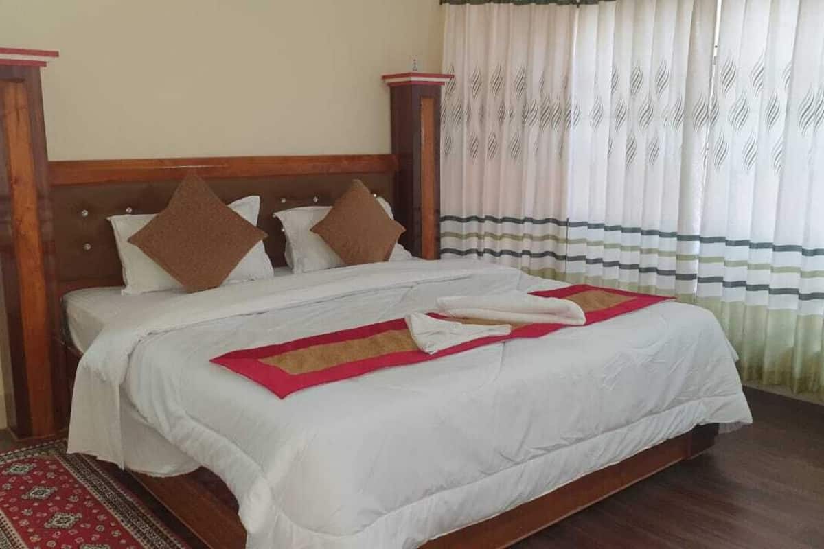 华丽双人房, 阳台, 城市景观 | 办公桌、免费 WiFi