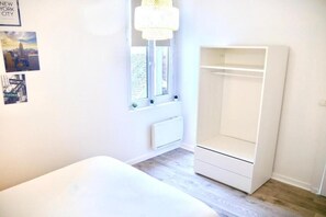1 bedroom, WiFi, bed sheets - Travel New York Shared Accommodation (Sens)