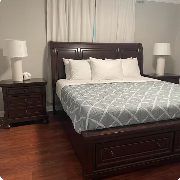 3 bedrooms, internet, bed sheets