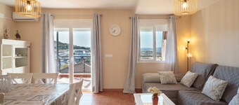Holiday Home 'Casa Castillo De Las Guardas' with Mountain View, Wi-Fi and Air Conditioning