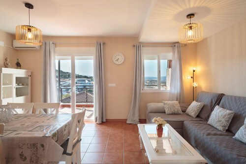 Holiday Home 'Casa Castillo De Las Guardas' with Mountain View, Wi-Fi and Air Conditioning