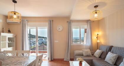 Holiday Home 'Casa Castillo De Las Guardas' with Mountain View, Wi-Fi and Air Conditioning