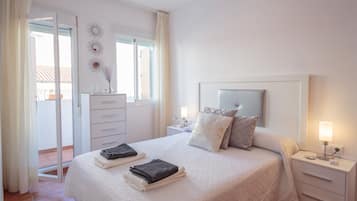 3 slaapkamers, een strijkplank/strijkijzer, wifi, beddengoed