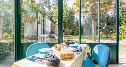 Maison de Vacances 'Du Peintre' avec Terrasse Privée, Wi-Fi et Climatisation