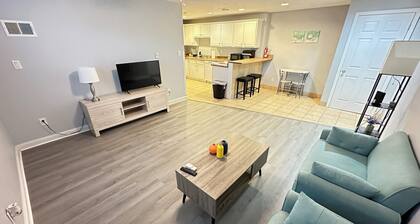 9 Fresh Getaway - with private washer and drier