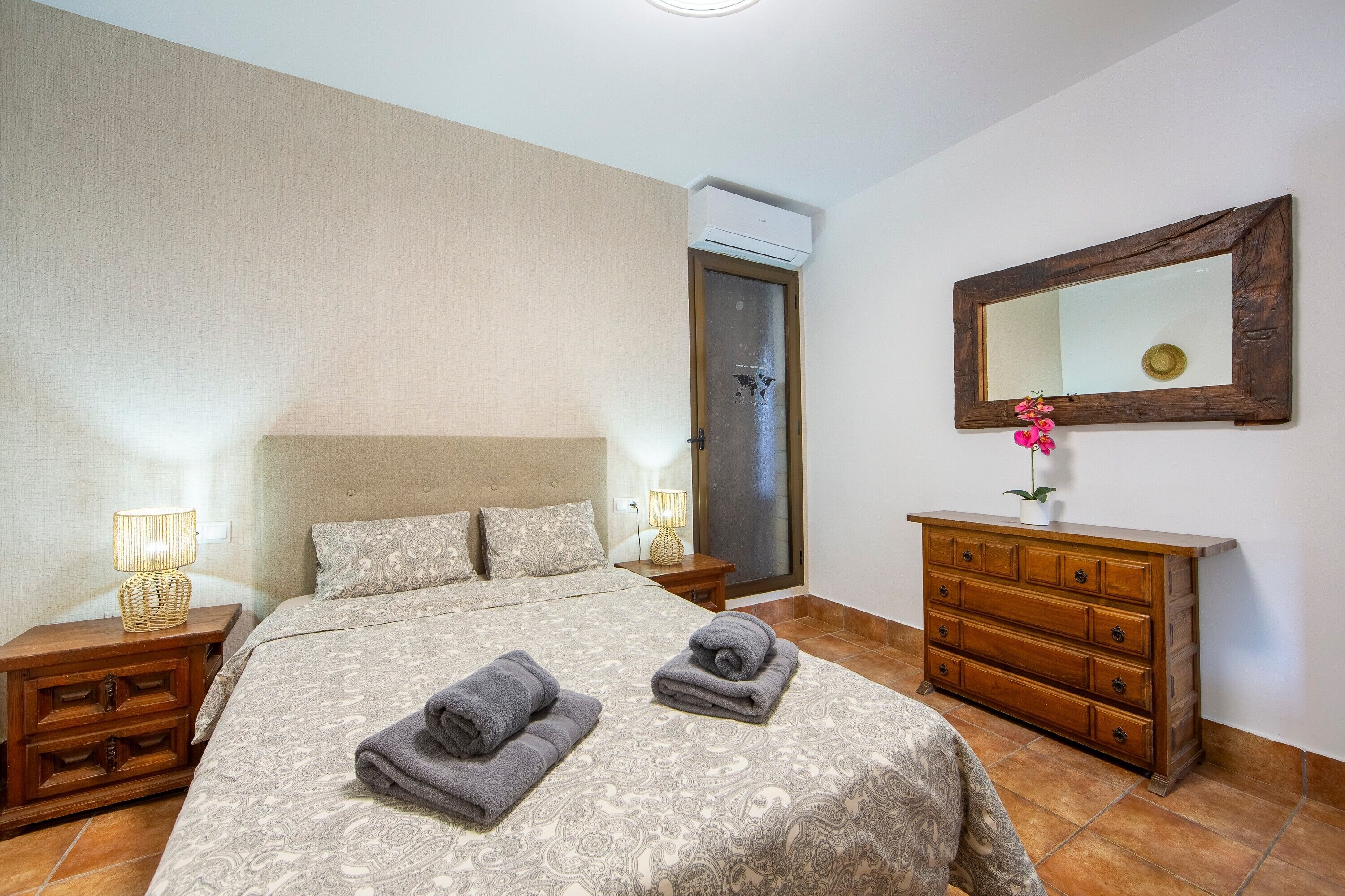 1 bedroom, WiFi, bed sheets