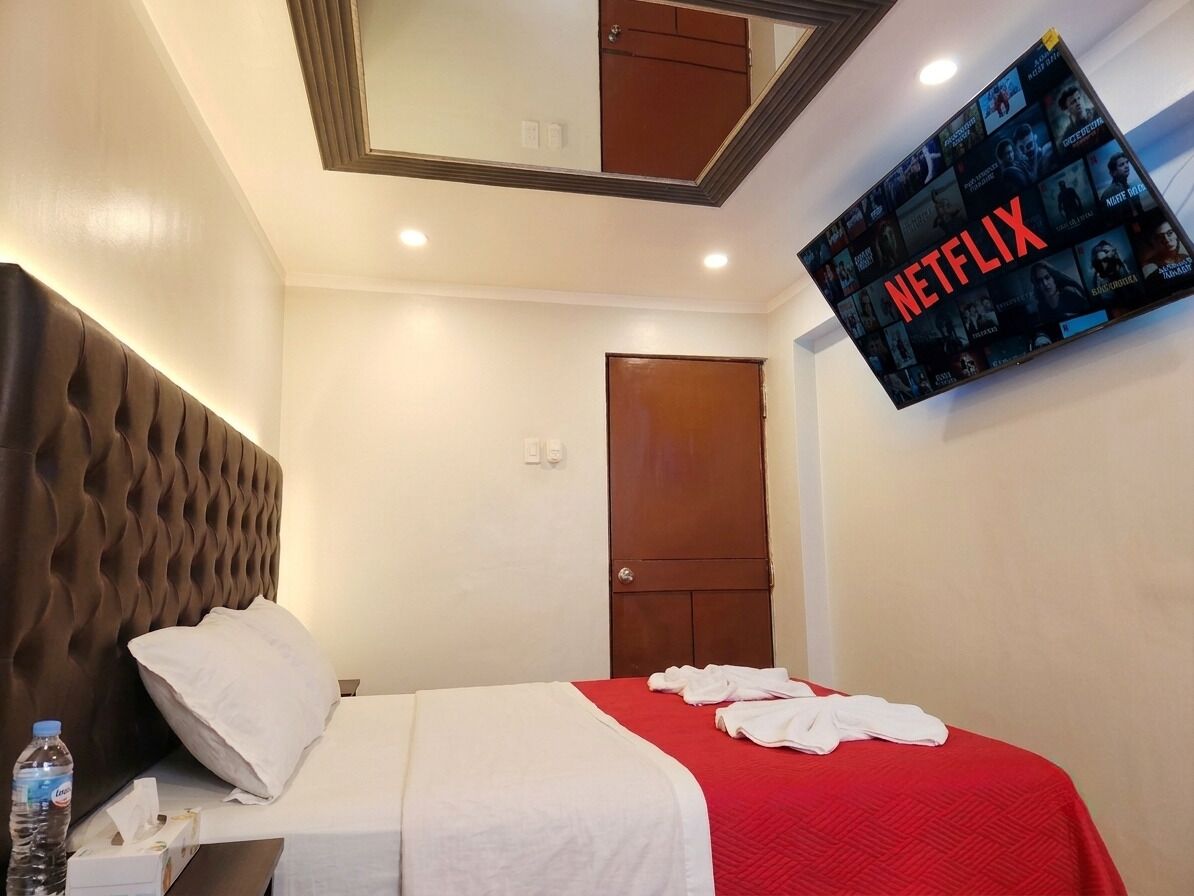 Basic Single Room, 1 Large Twin Bed, Private Bathroom, City View | Premium bedding, memory foam beds, laptop workspace