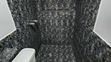 Classic Double or Twin Room, 1 King Bed, Private Bathroom, City View | Bathroom | Deep soaking tub, rainfall showerhead, heated floors, towels