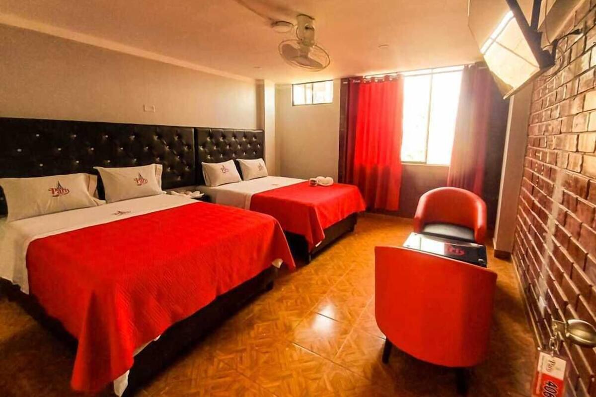 Family Twin Room, 2 Katil Ratu (Queen), City View | Peralatan tempat tidur premium, busa memori, ruang kerja komputer riba