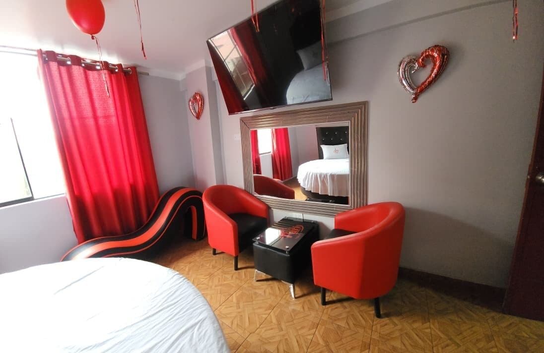 Kahden hengen classic-huone (yksi tai kaksi sänkyä), 1 suuri parisänky, oma kylpyhuone | Ylelliset vuodevaatteet, memory foam -patjalliset sängyt